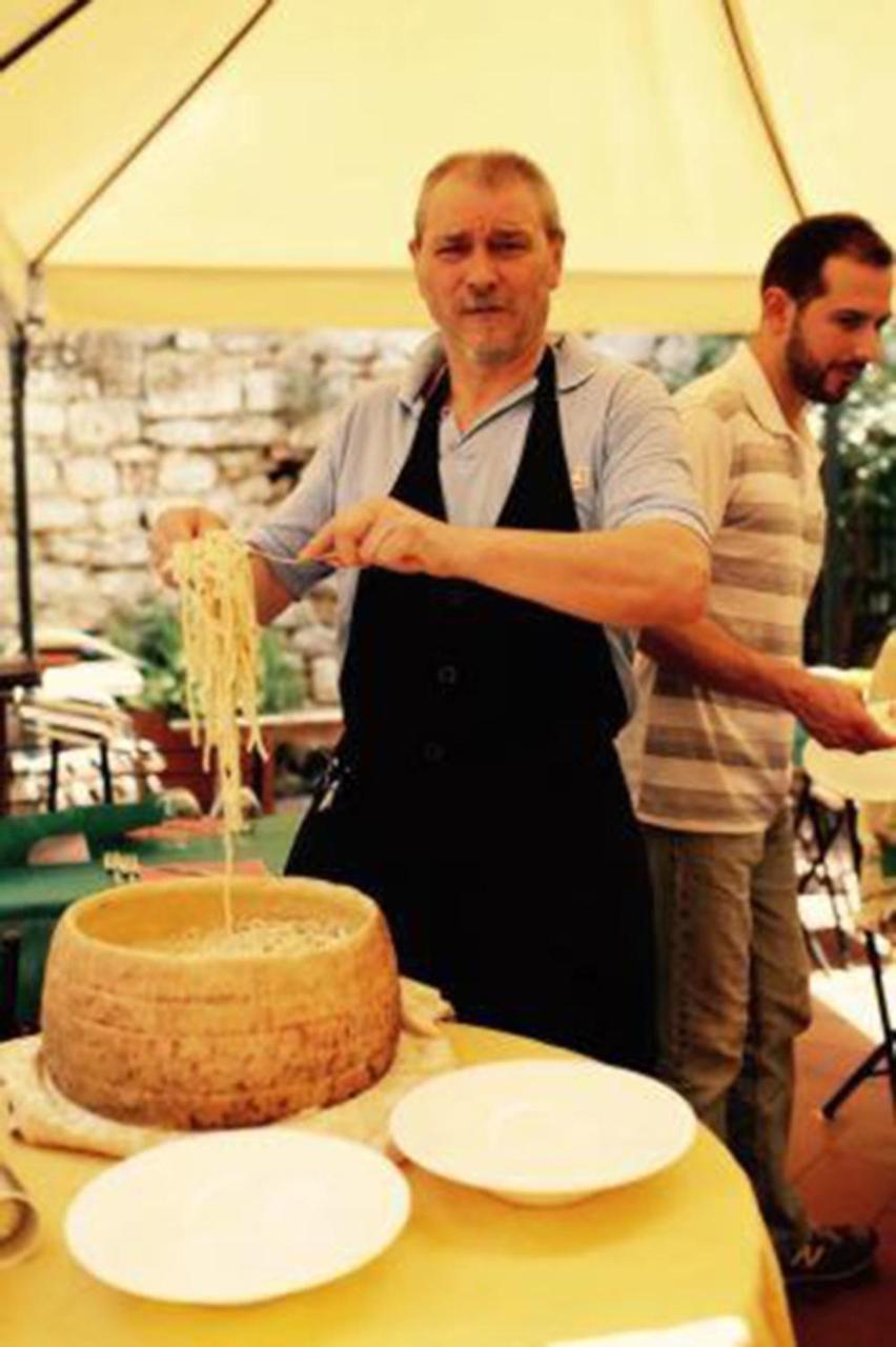 B&B Il Glicine Montefollonico Eksteriør bilde